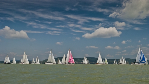 Balatonlellén folytatódik a BAHART Regatta június 17-18-án